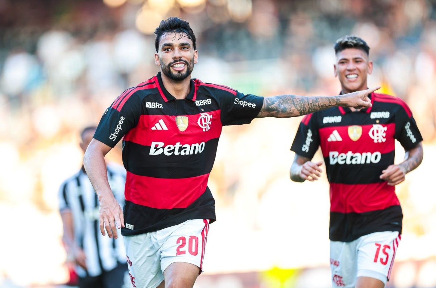 Flamengo supera Botafogo e avança às semifinais do Carioca