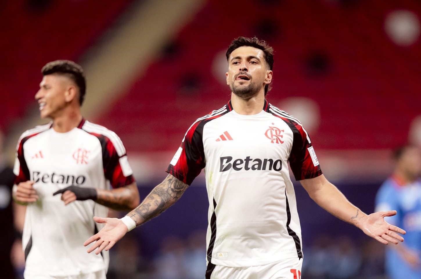 Flamengo vence Cruz Azul e avança na Copa Intercontinental