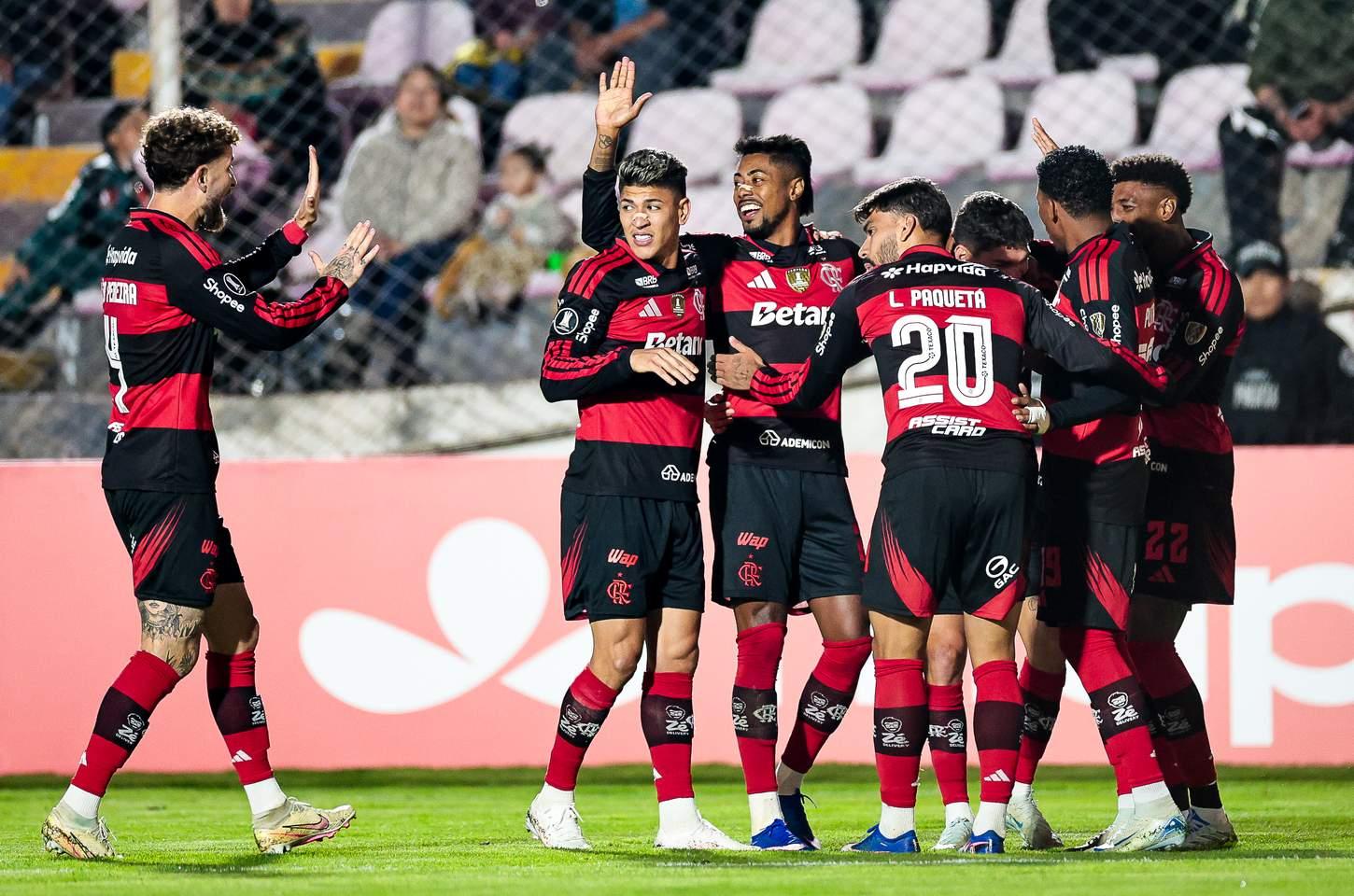 Flamengo vence o Cusco e lidera o Grupo A da Libertadores