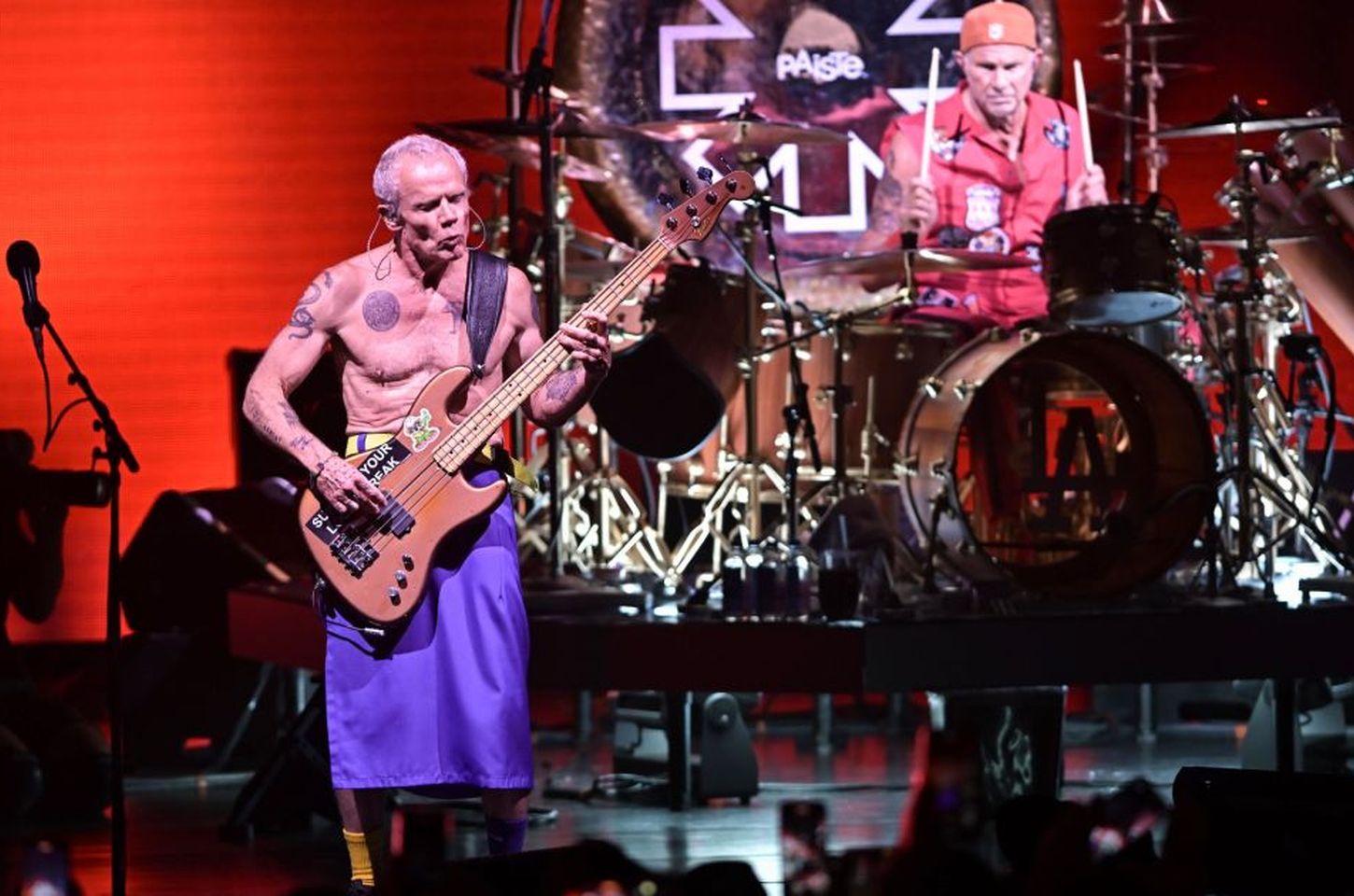 Flea lança primeiro álbum solo 'Honora' mergulhando no jazz