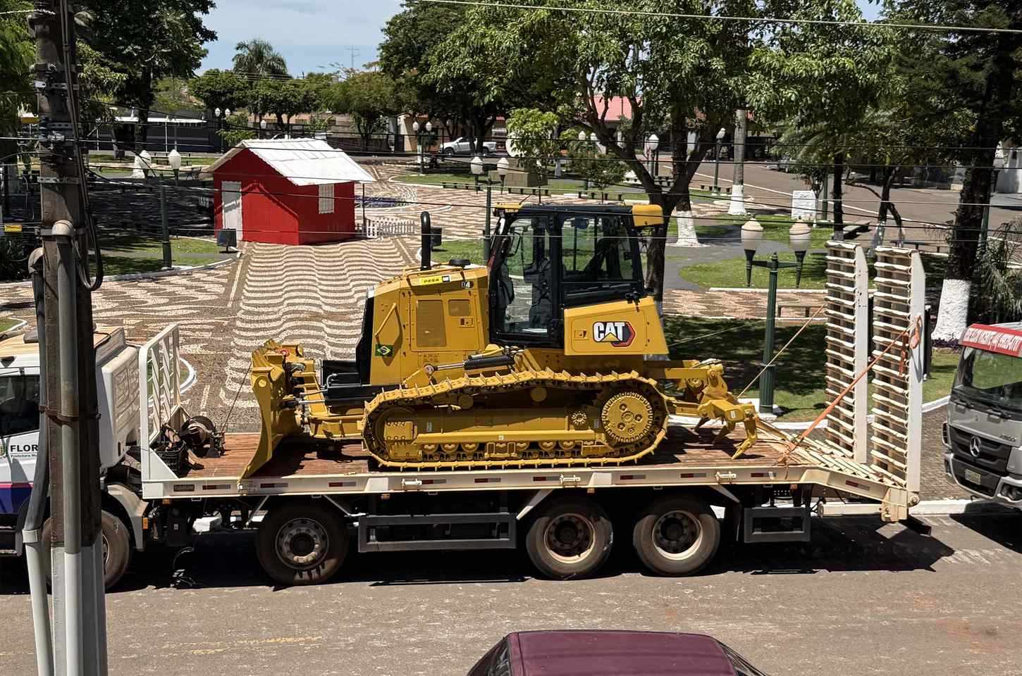 Floraí recebe máquinas para melhorar estradas rurais com investimento de R$ 3,7 milhões