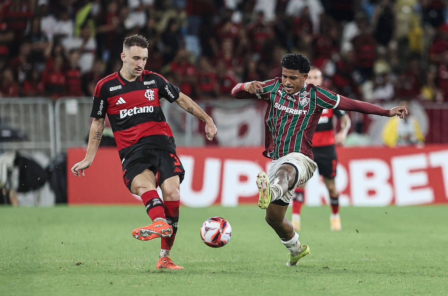 Fluminense e Flamengo decidem o título do Campeonato Carioca no Maracanã