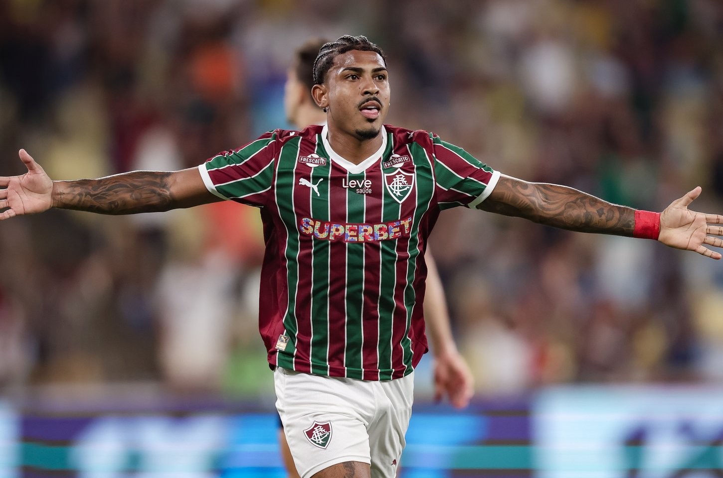 Fluminense vence Corinthians no Maracanã e assume vice-liderança do Brasileirão