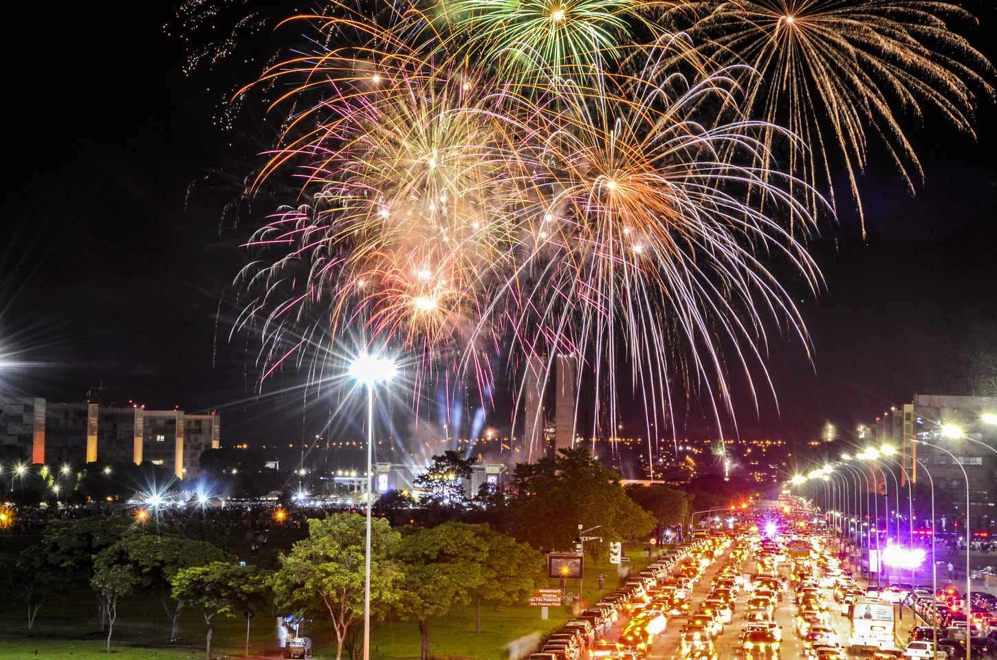 Fogos de estampido: a polêmica que ressurge nas festas de fim de ano