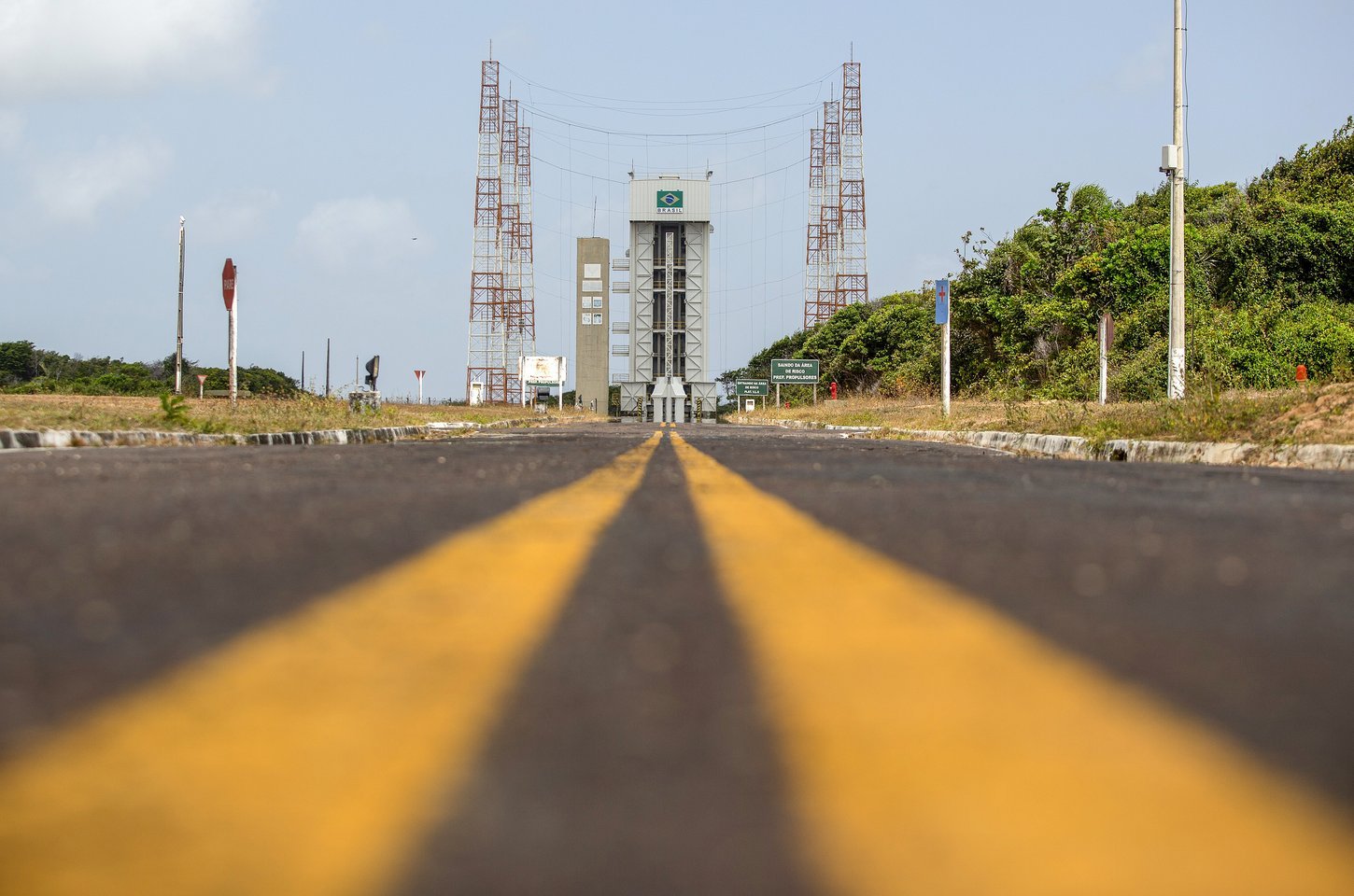 Foguete sul-coreano faz primeiro lançamento comercial do Brasil