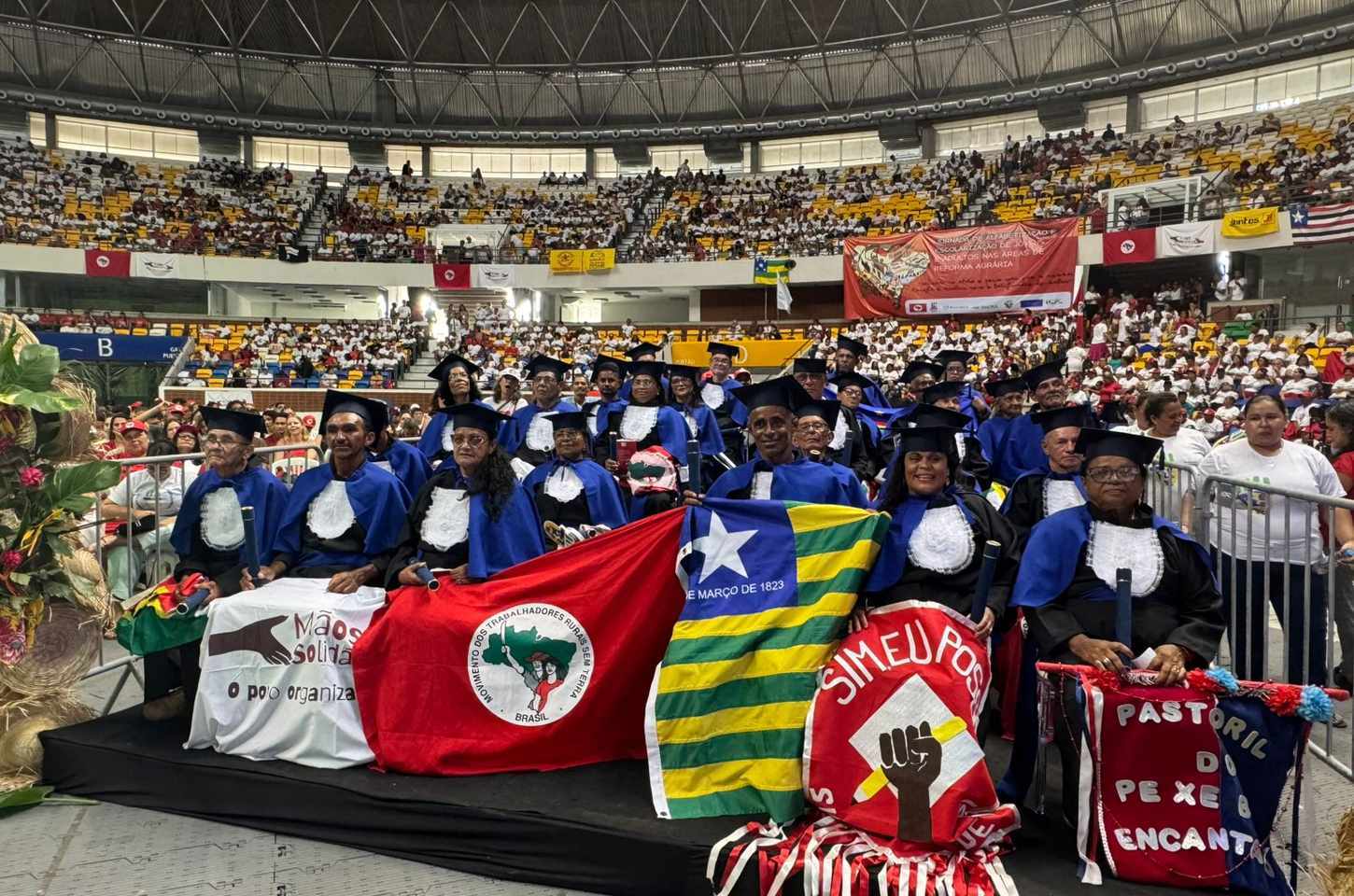 Formatura celebra 30 mil alfabetizados em programa do MEC