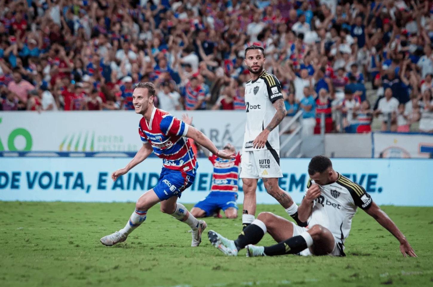 Fortaleza vence Atlético-MG e mantém esperança na Série A