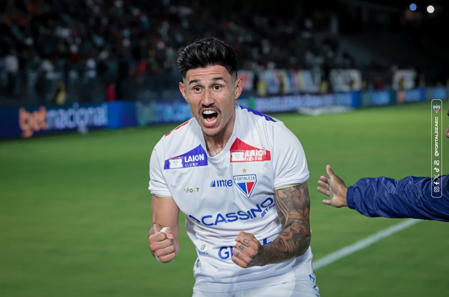 Fortaleza vence Bragantino e mantém esperança na luta contra o rebaixamento