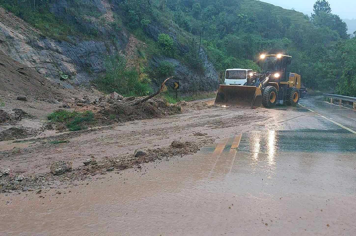 Frente fria avança sobre São Paulo com alerta para chuvas fortes e ventania