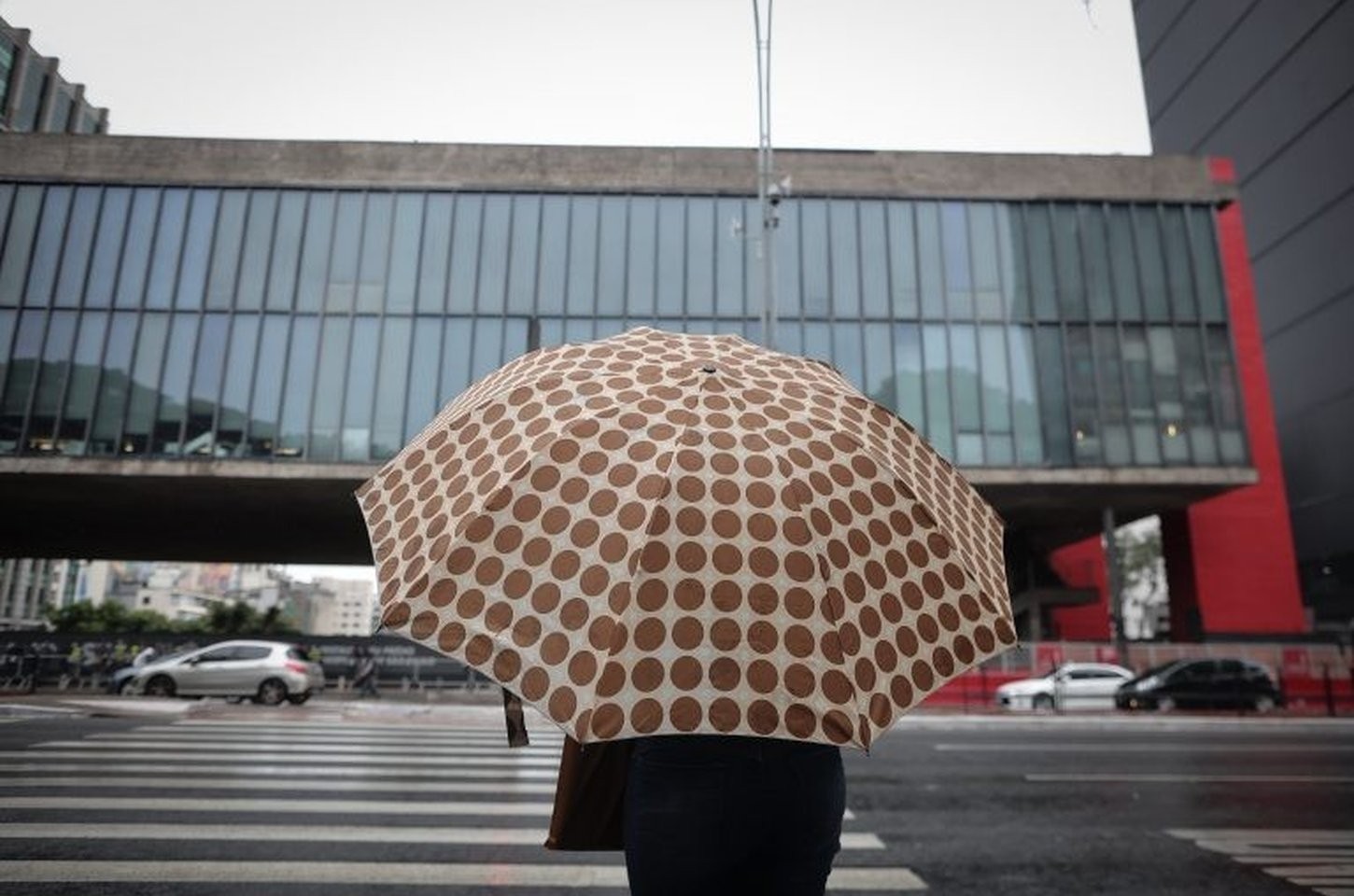 Frente fria se afasta de SP, mas tempo instável permanece nesta quinta