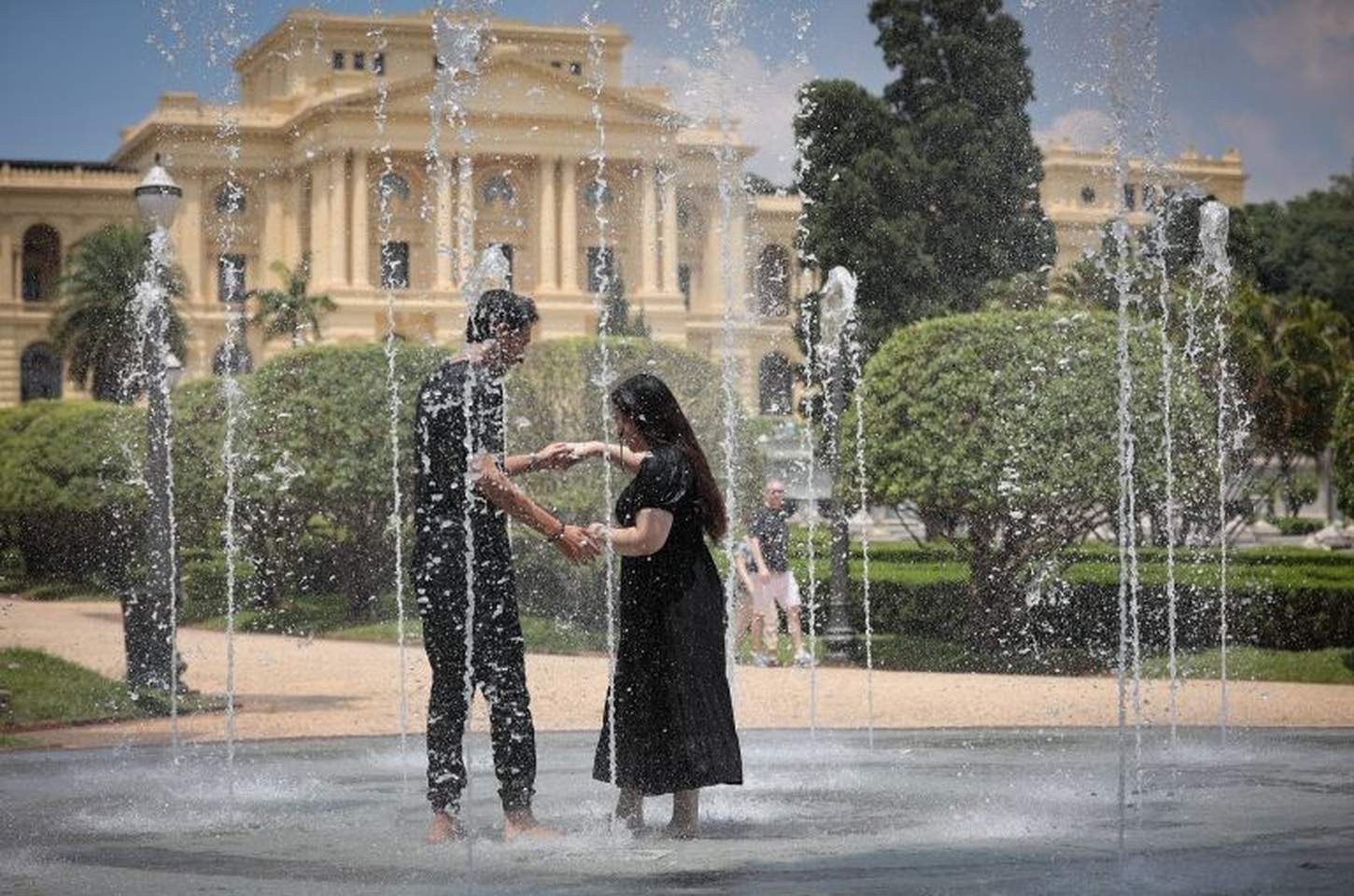Frente fria traz risco de temporais fortes com granizo a SP neste sábado