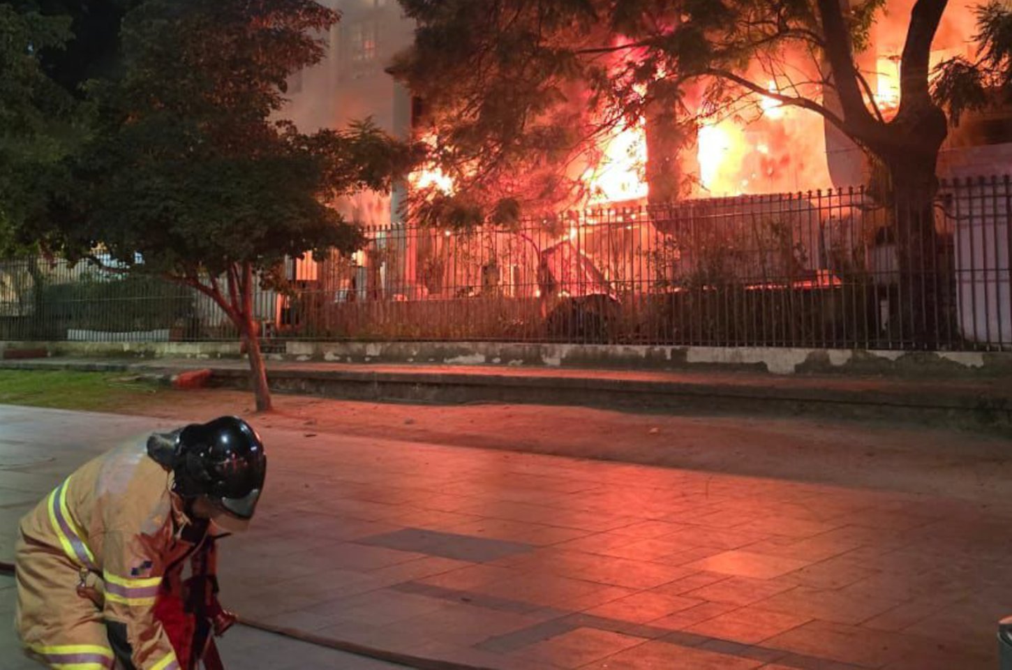 Fritadeira elétrica causa princípio de incêndio no histórico Touring Club do Rio