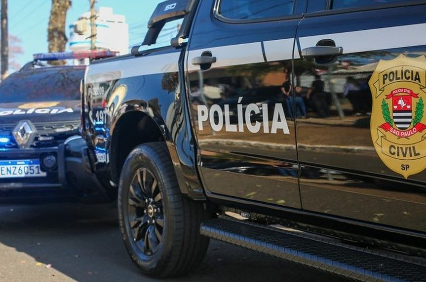 Golpe em show: polícia prende dupla por venda de pulseiras falsas