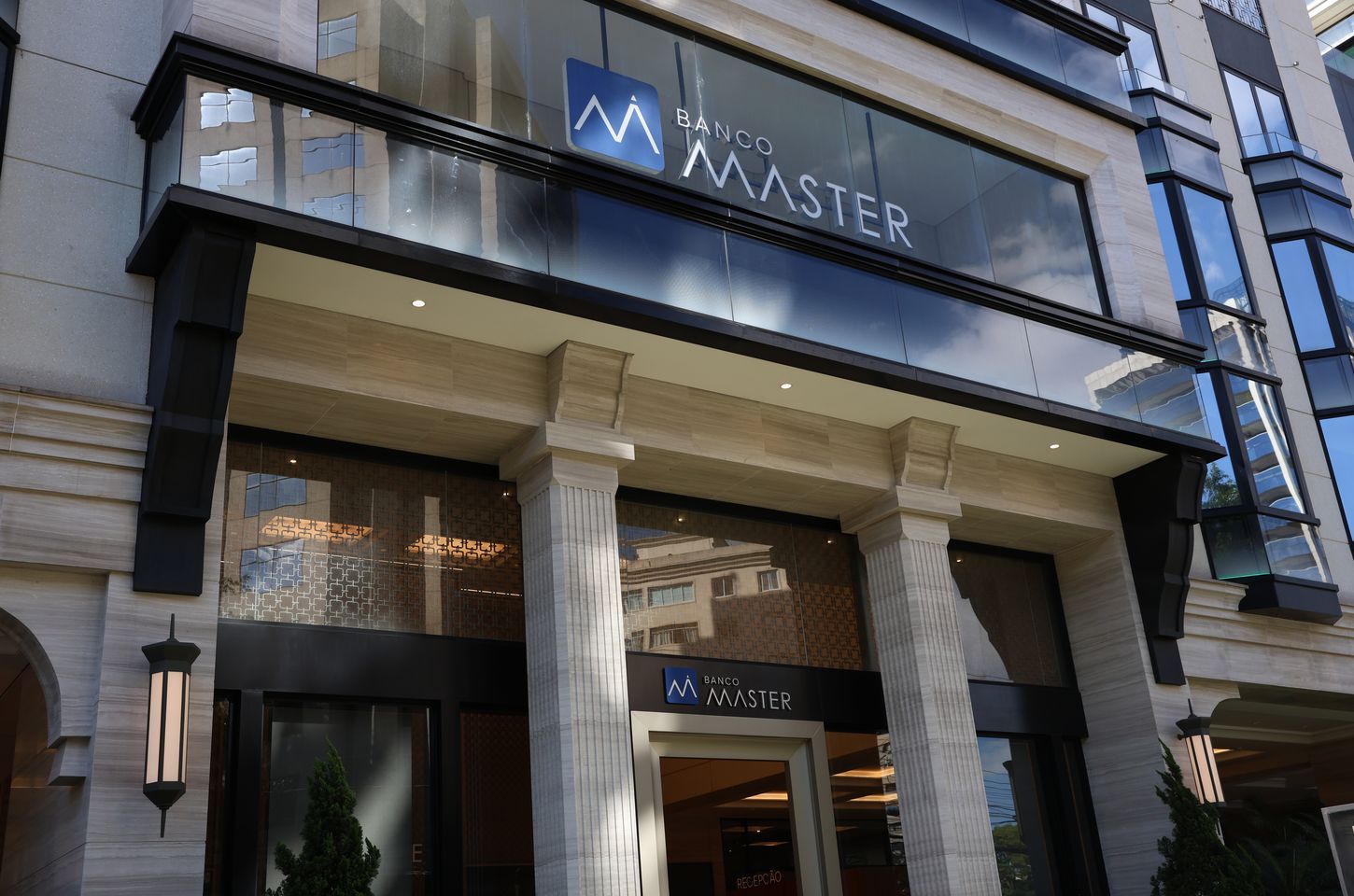 Golpes se aproveitam da liquidação do Banco Master para enganar investidores