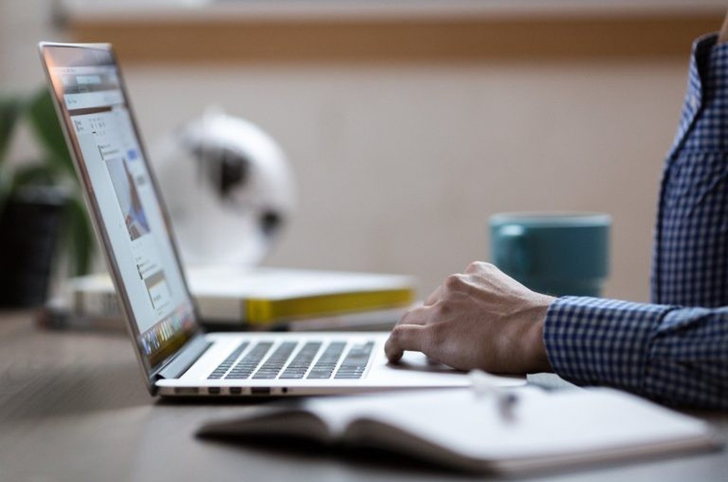 Golpes virtuais crescem com compras online; saiba como se proteger