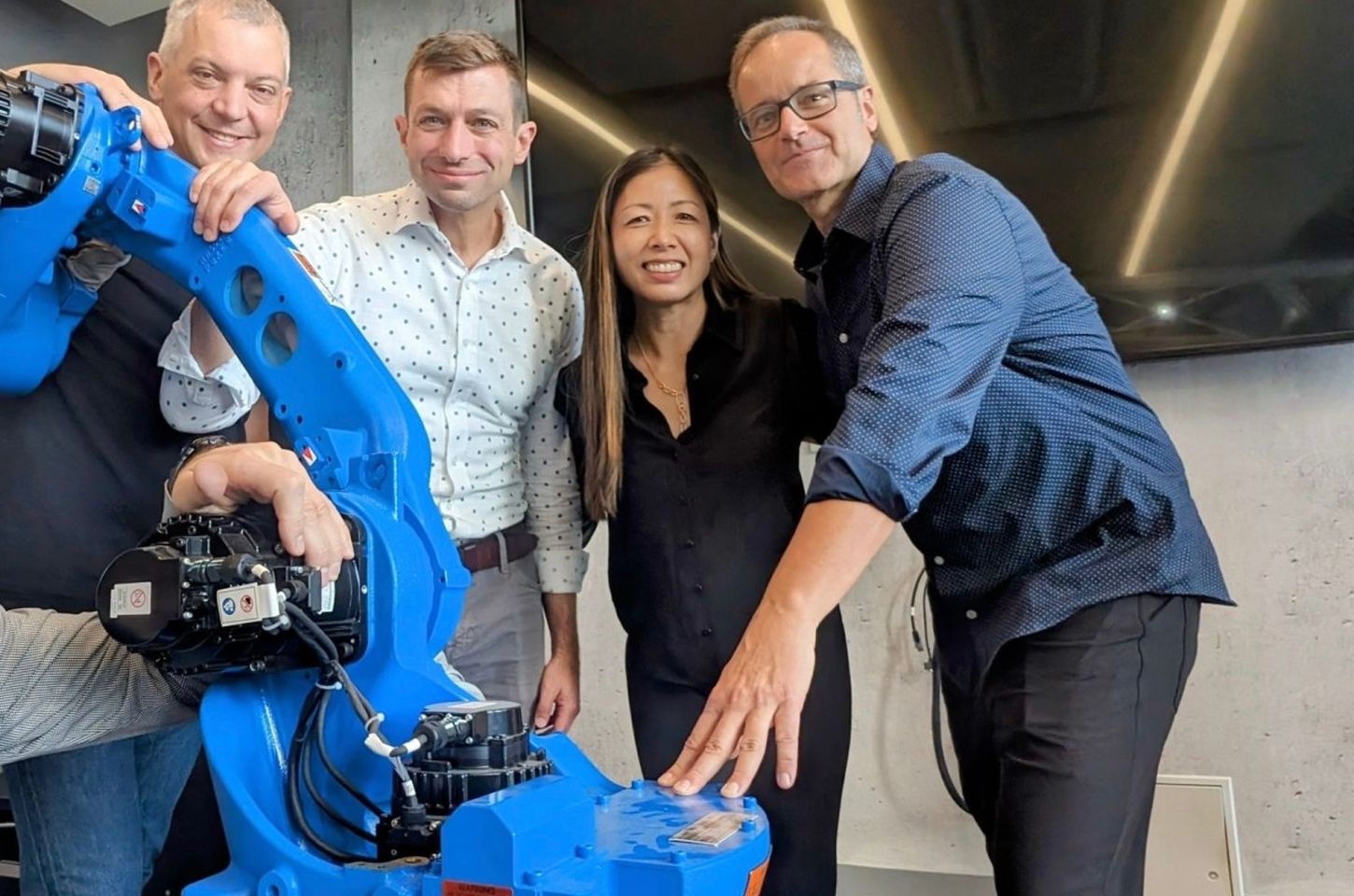 Google absorve Intrinsic e avança na robótica industrial com IA