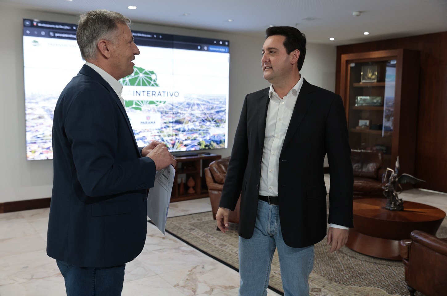 Governo antecipa 13º salário para servidores de cidades atingidas por tornado