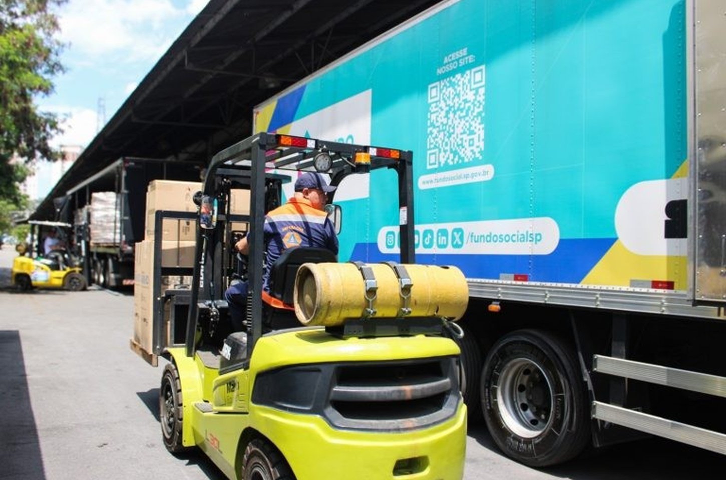 Governo de SP envia ajuda humanitária a cidades atingidas por chuvas