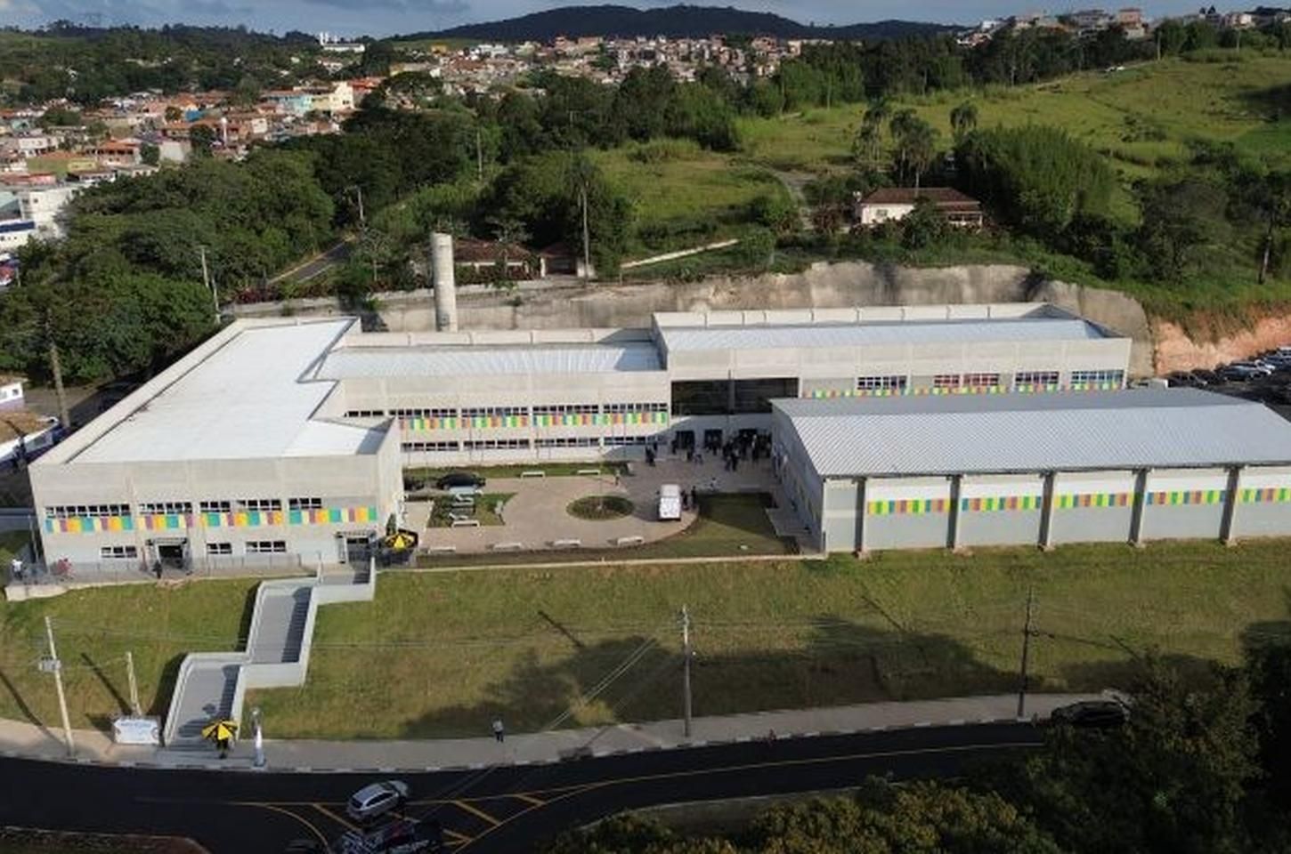 Governo de SP investe R$ 18 milhões e inaugura primeira Escola do Futuro em São Roque