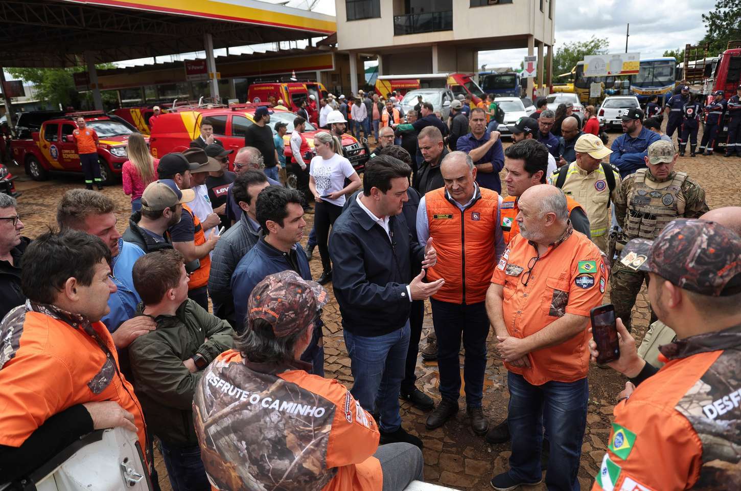 Governo do Paraná anuncia reconstrução de cidade atingida por tornado