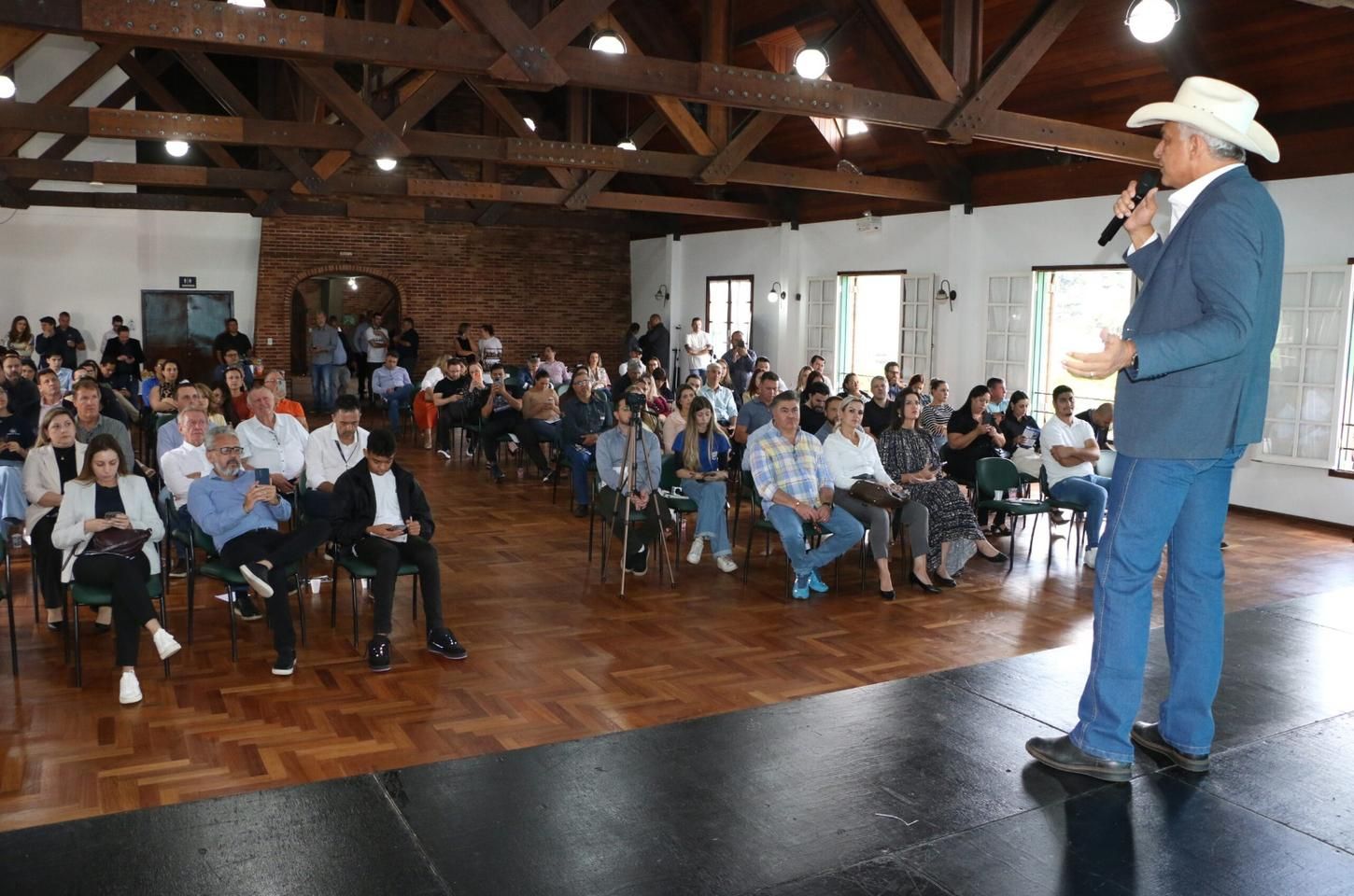 Governo do Paraná leva programa Acelera Paraná a Londrina