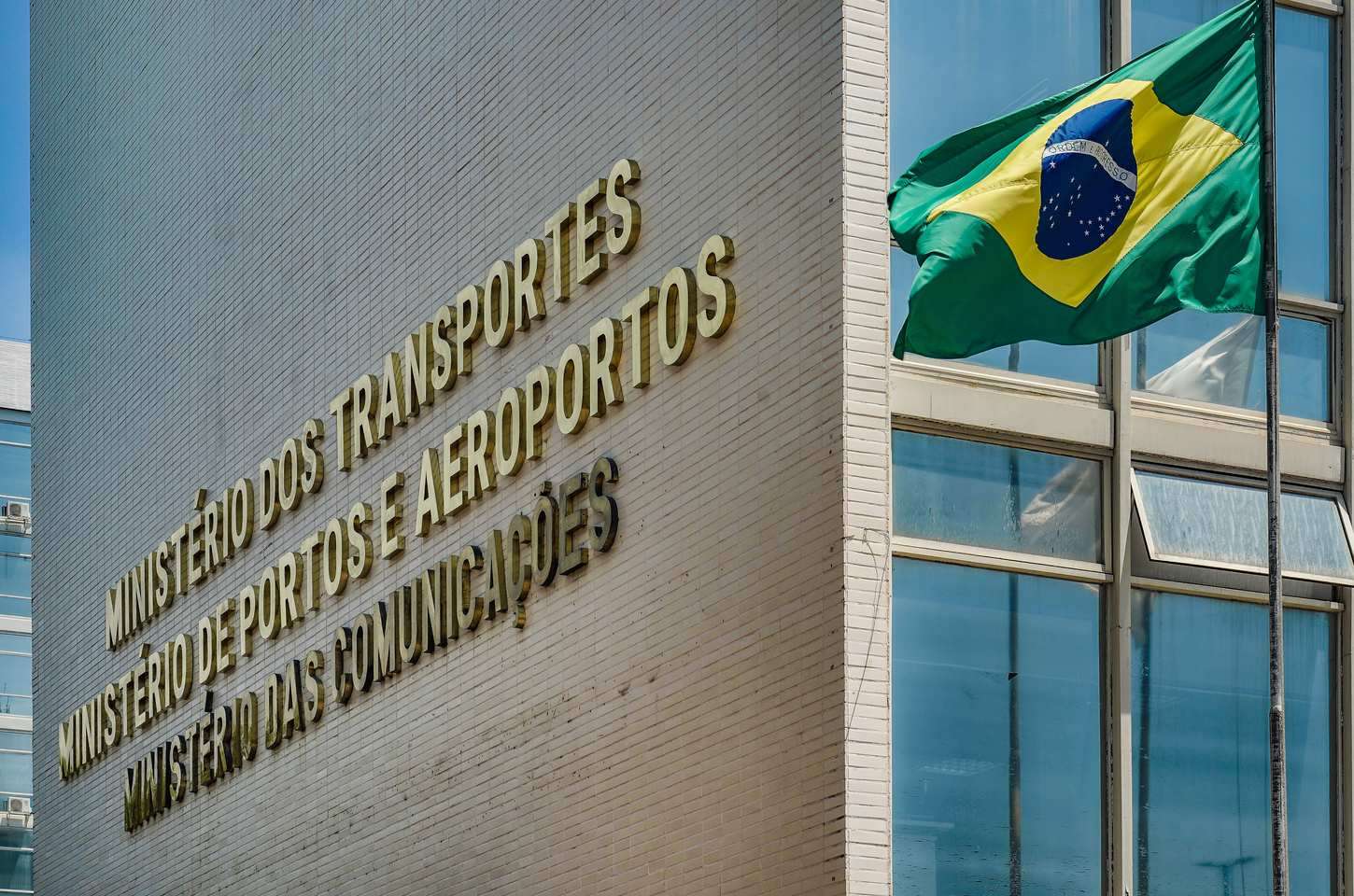 Governo federal amplia transmissão de canais públicos para mais de 150 cidades