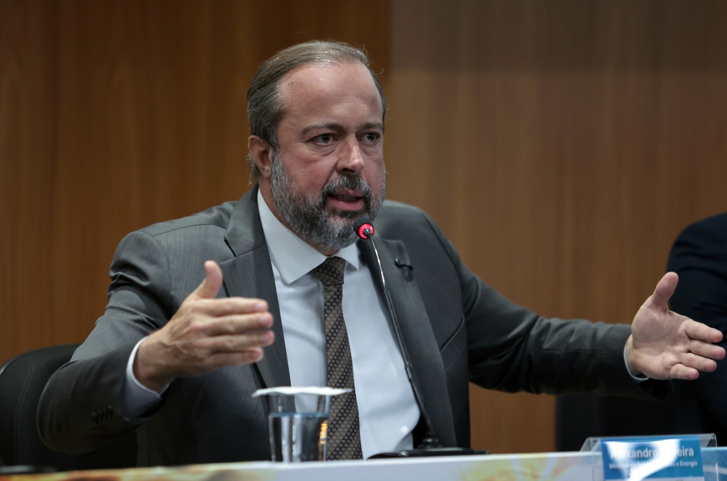 Governo federal intensifica fiscalização contra preços abusivos de combustíveis