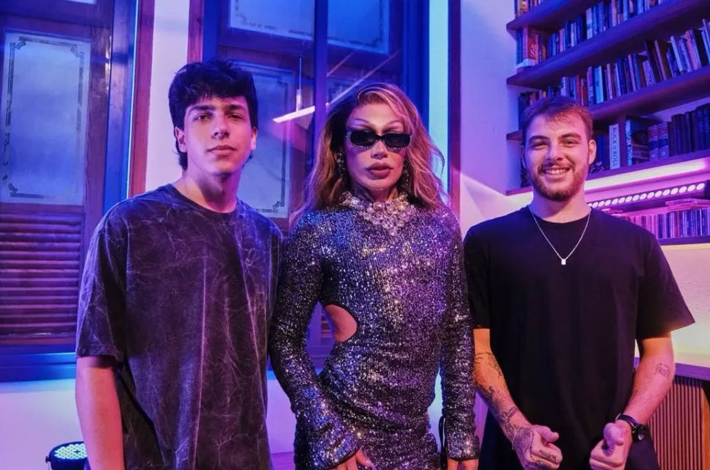 Grag Queen expande universo com 'Cósmica (Remix)' e novas colaborações