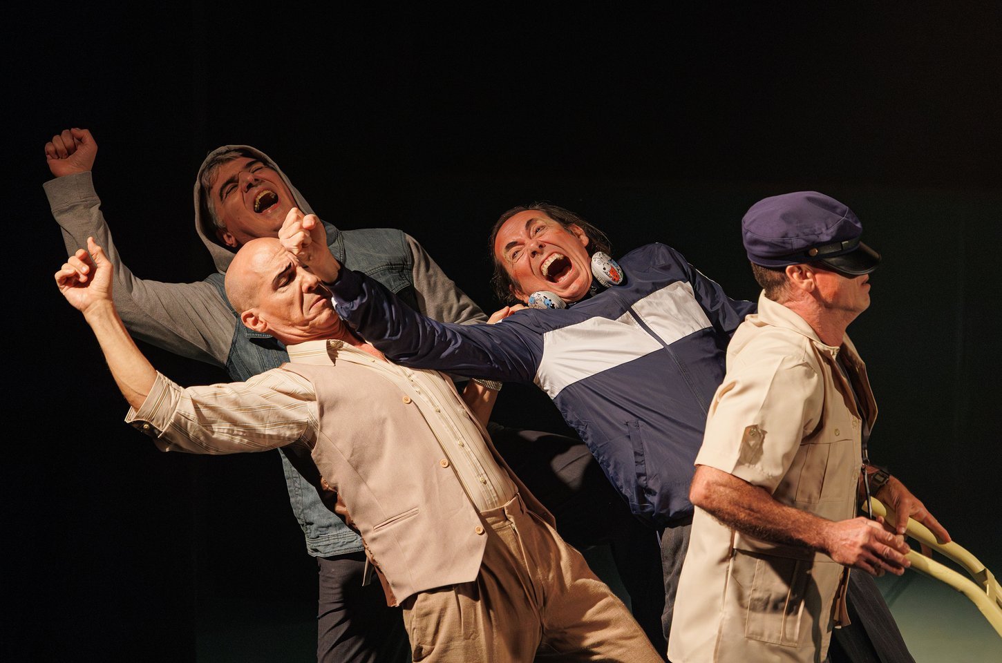 Gregor encerra temporada de sucesso no Teatro José Maria Santos