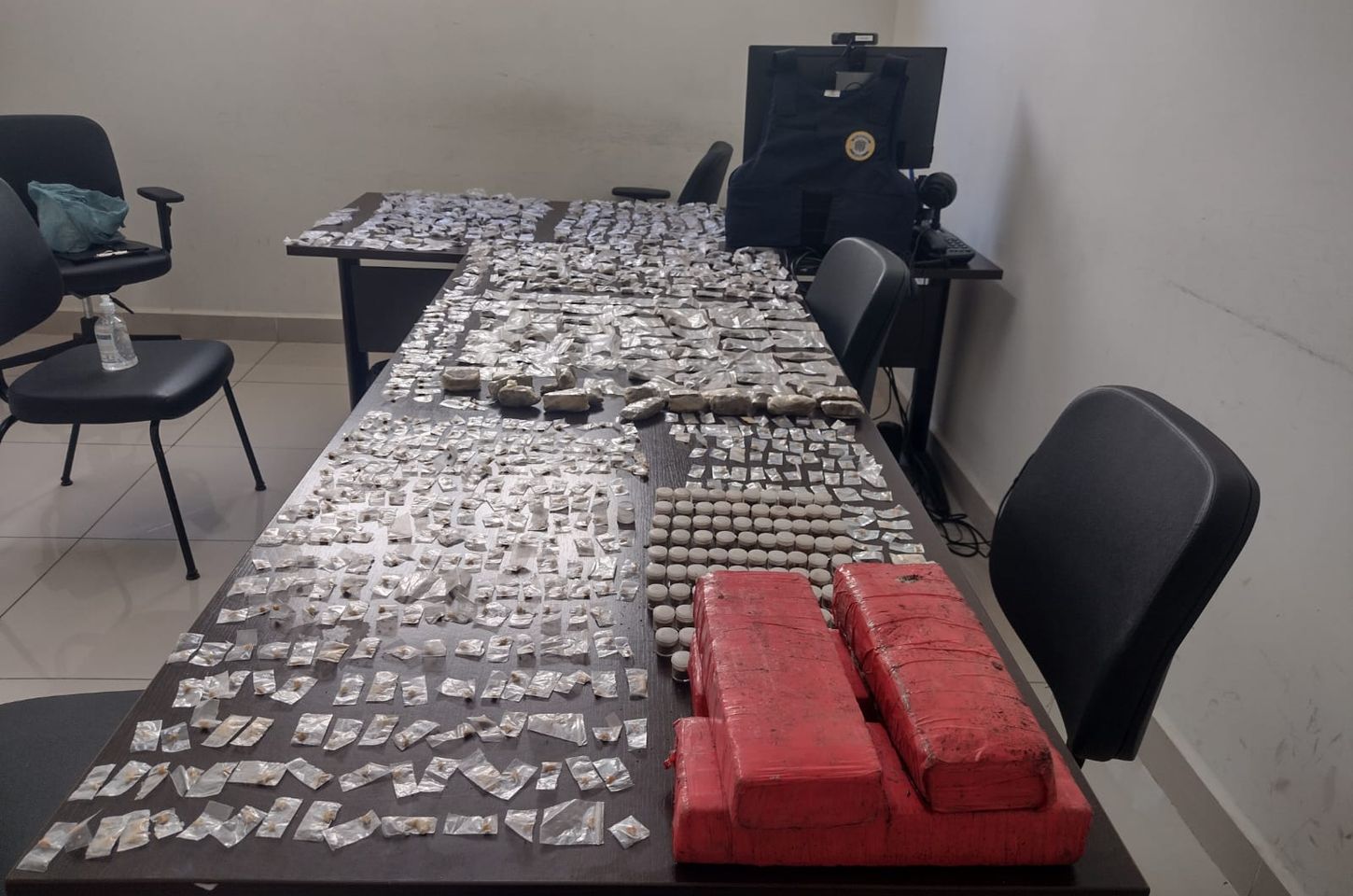 Guarda Municipal apreende quase mil porções de drogas no Bairro do Cocais em Ibiúna