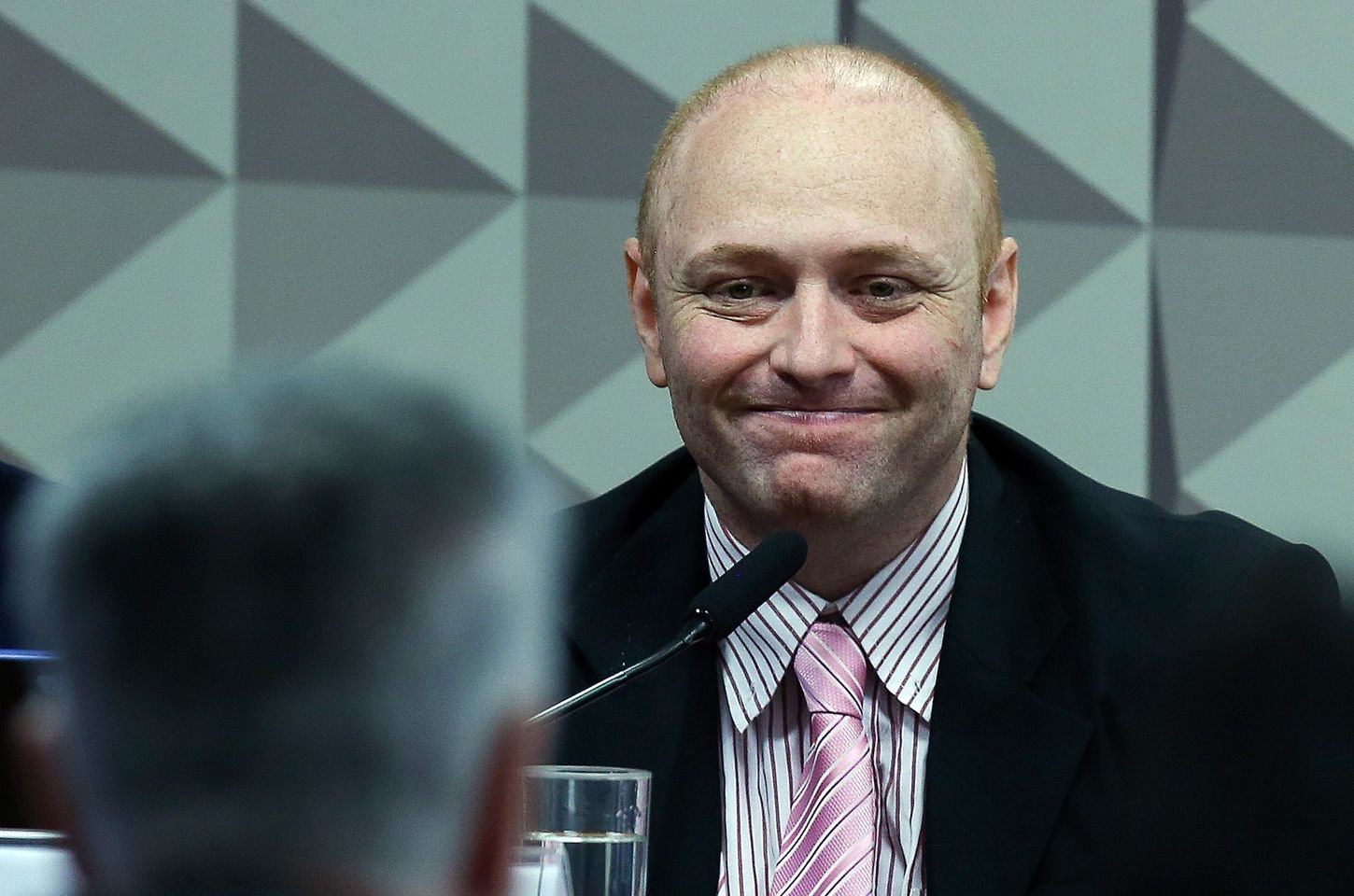 Hacker tem pena reduzida após aprovação no Enem para presos