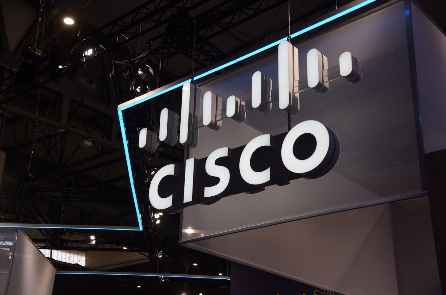 Hackers chineses exploram falha zero-day em produtos Cisco