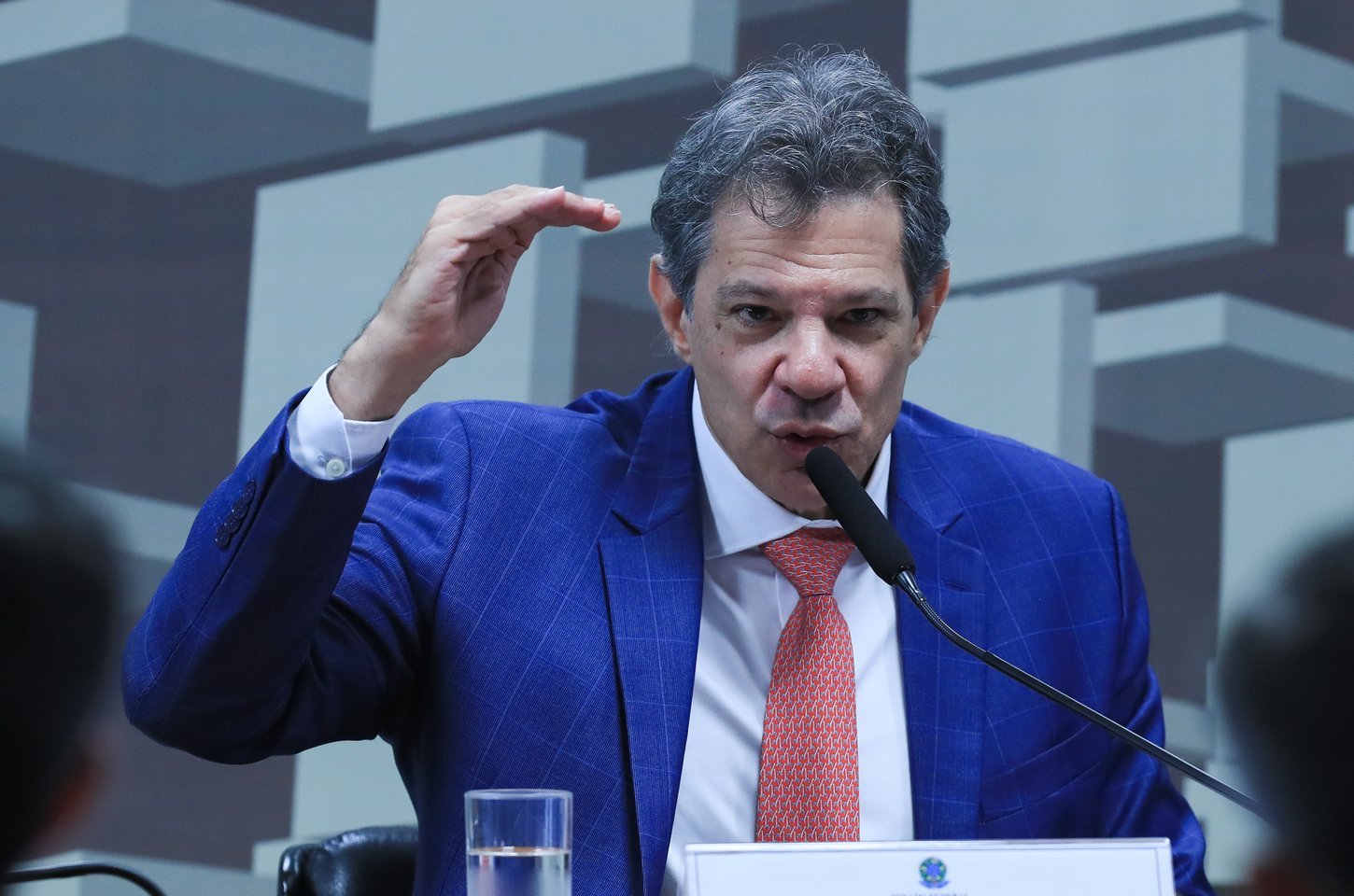 Haddad cobra votação de projeto que pune devedor contumaz para combater crime