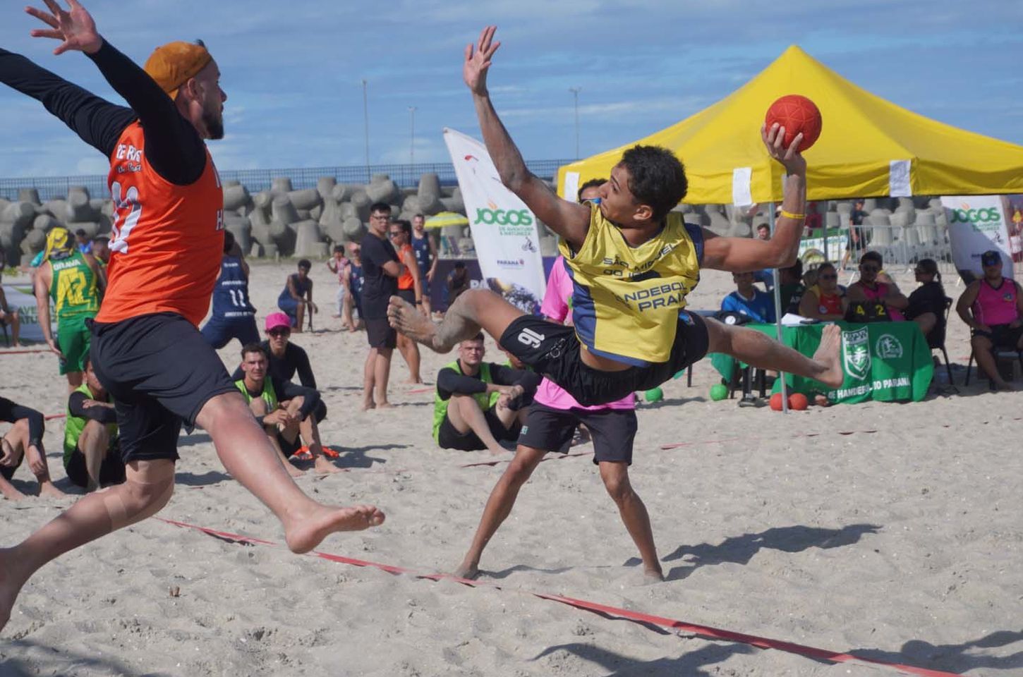 Handebol de praia coroa campeões em final emocionante no litoral paranaense