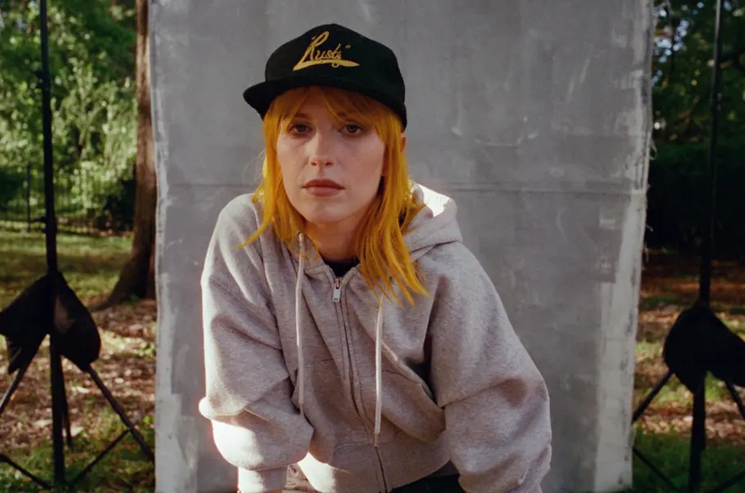 Hayley Williams define turnê solo de 2026 como espaço inclusivo e sem discriminação