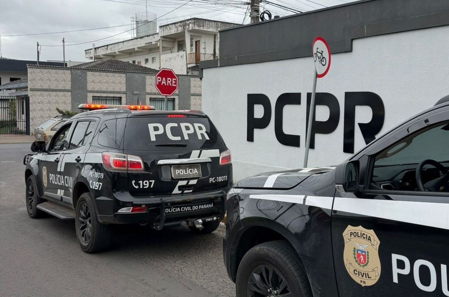 Homem é preso por atear fogo em morador de rua no centro de Curitiba