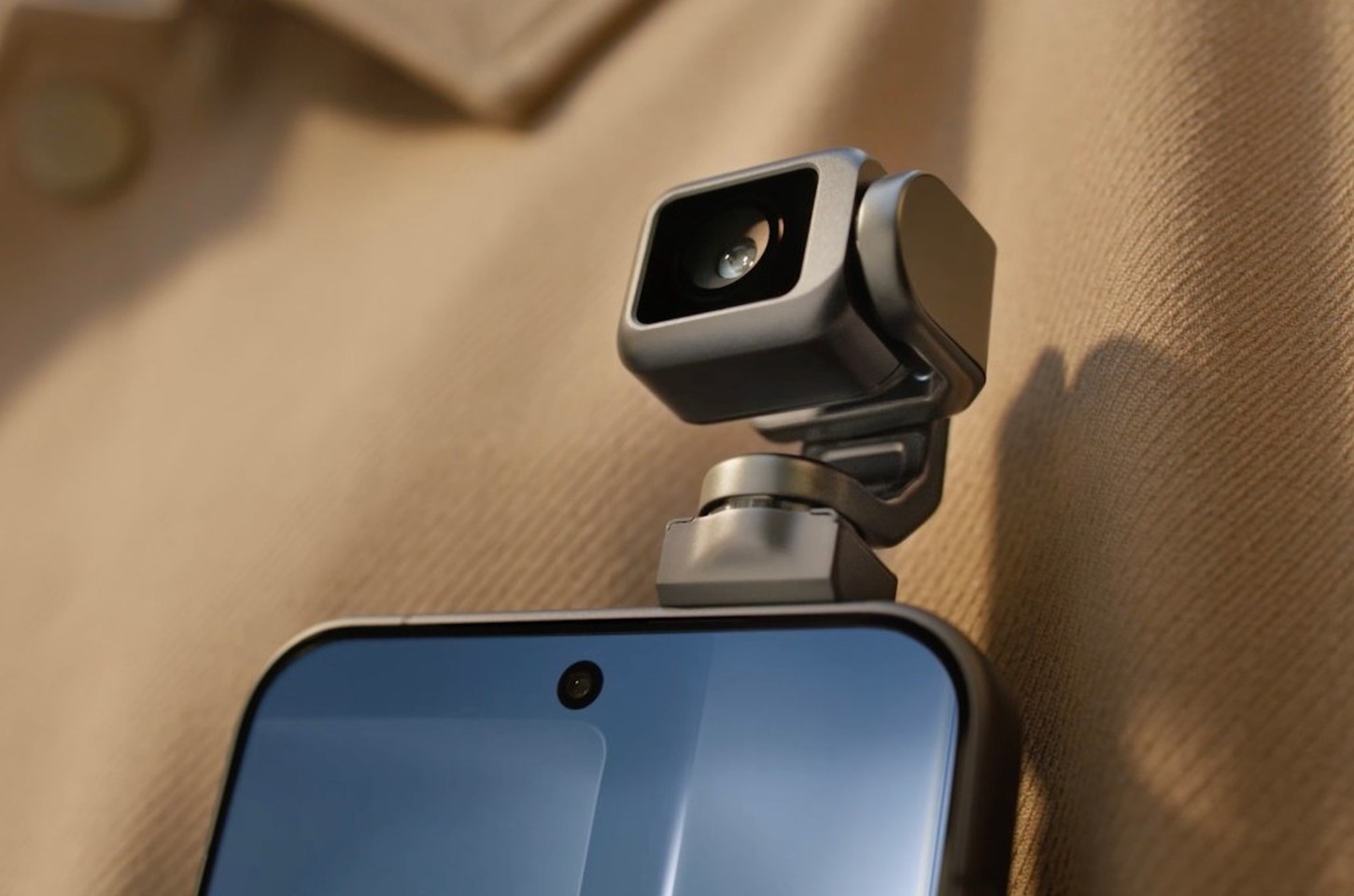 Honor revela celular com câmera robótica que dança e responde a comandos
