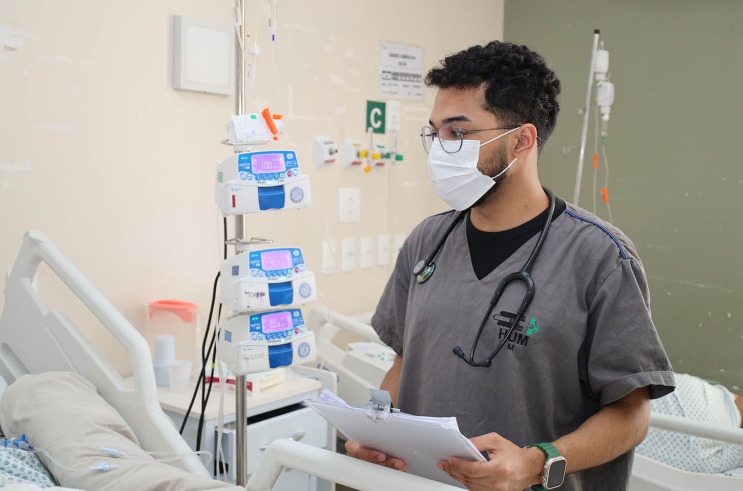 Hospital Universitário de Maringá fecha 2025 com 60 mil atendimentos de urgência