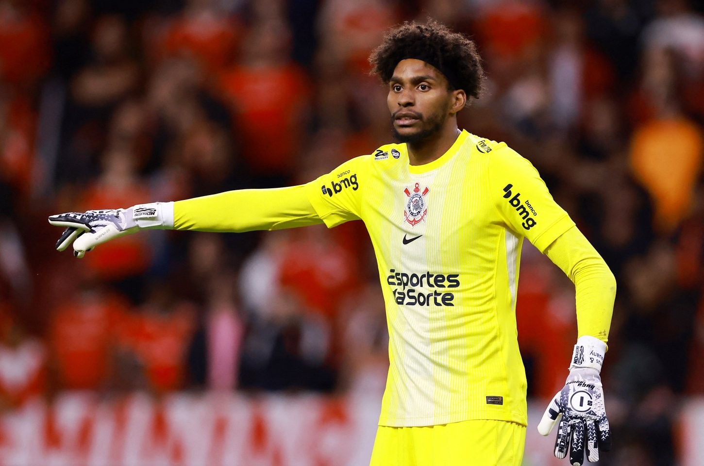 Hugo Souza é convocado para amistosos da seleção brasileira