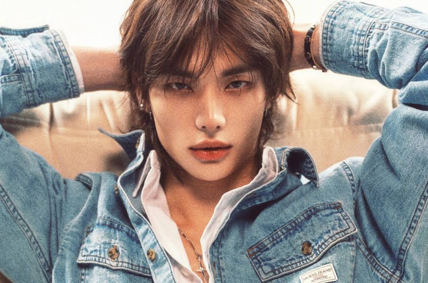 Hyunjin do Stray Kids é nomeado embaixador global da GUESS