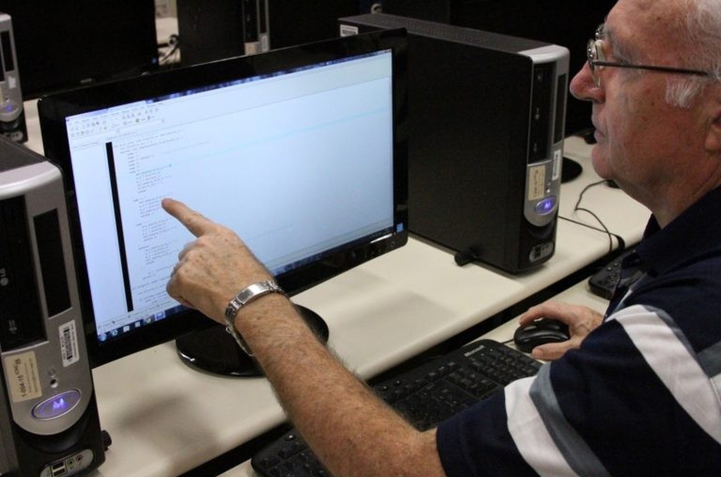 Idosos paulistas são alvo frequente de golpes virtuais, aponta pesquisa