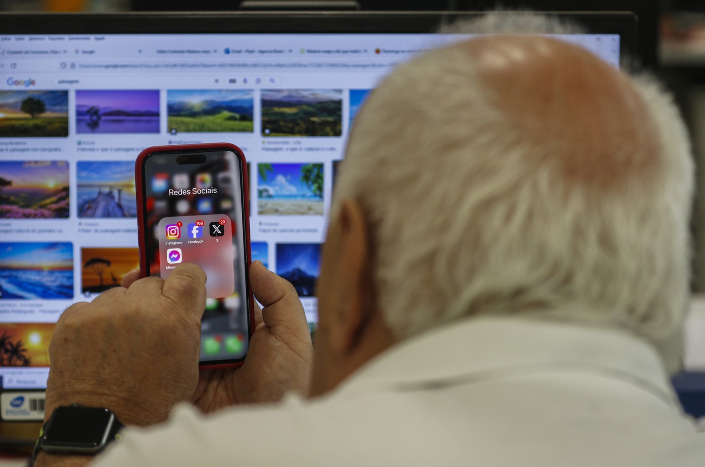 Idosos paulistas se sentem mais vulneráveis a golpes online, aponta pesquisa