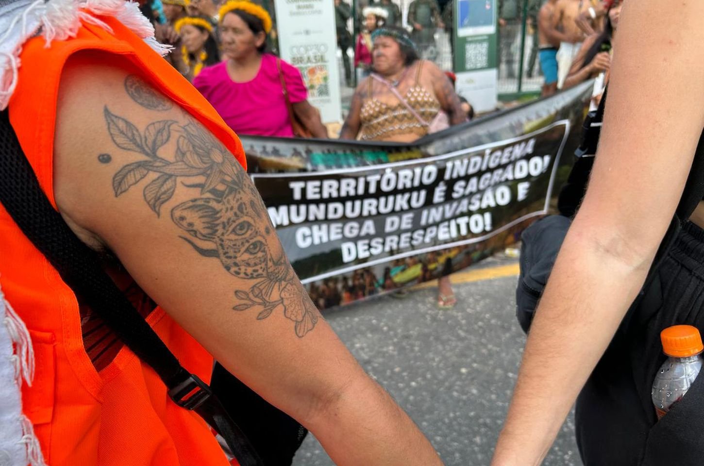 Indígenas Munduruku protestam na COP30 por reunião com Lula