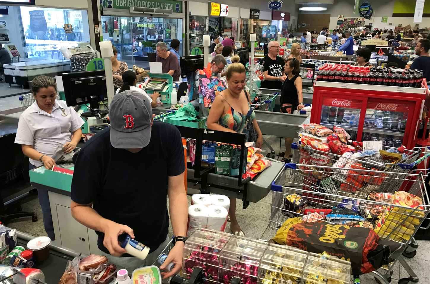 Inflação oficial de janeiro fica em 0,33%, puxada por gasolina e energia