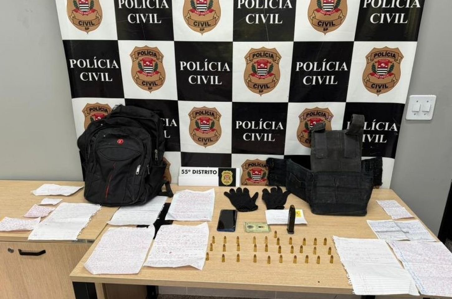 Integrante de facção criminosa é preso em esconderijo na zona leste de SP