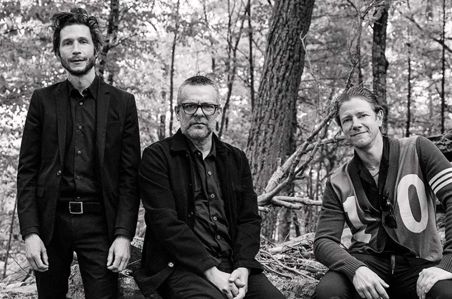 Interpol anuncia substituição de baterista para turnê e Lollapalooza Brasil 2026