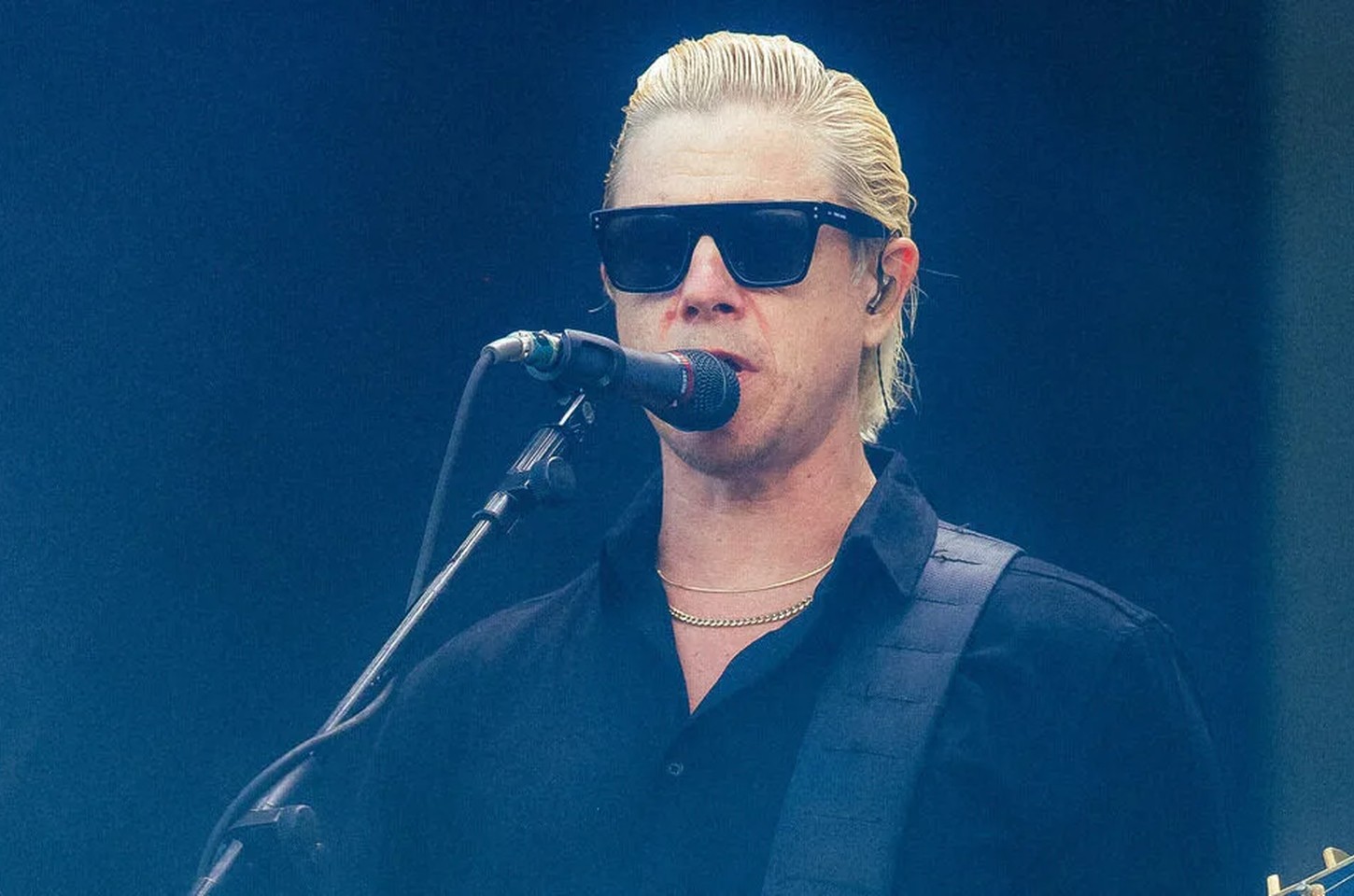 Interpol leva atmosfera sombria e elegância ao Lollapalooza Brasil