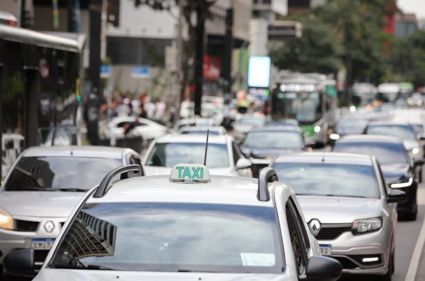 Ipem-SP lança WhatsApp exclusivo para taxistas em São Paulo