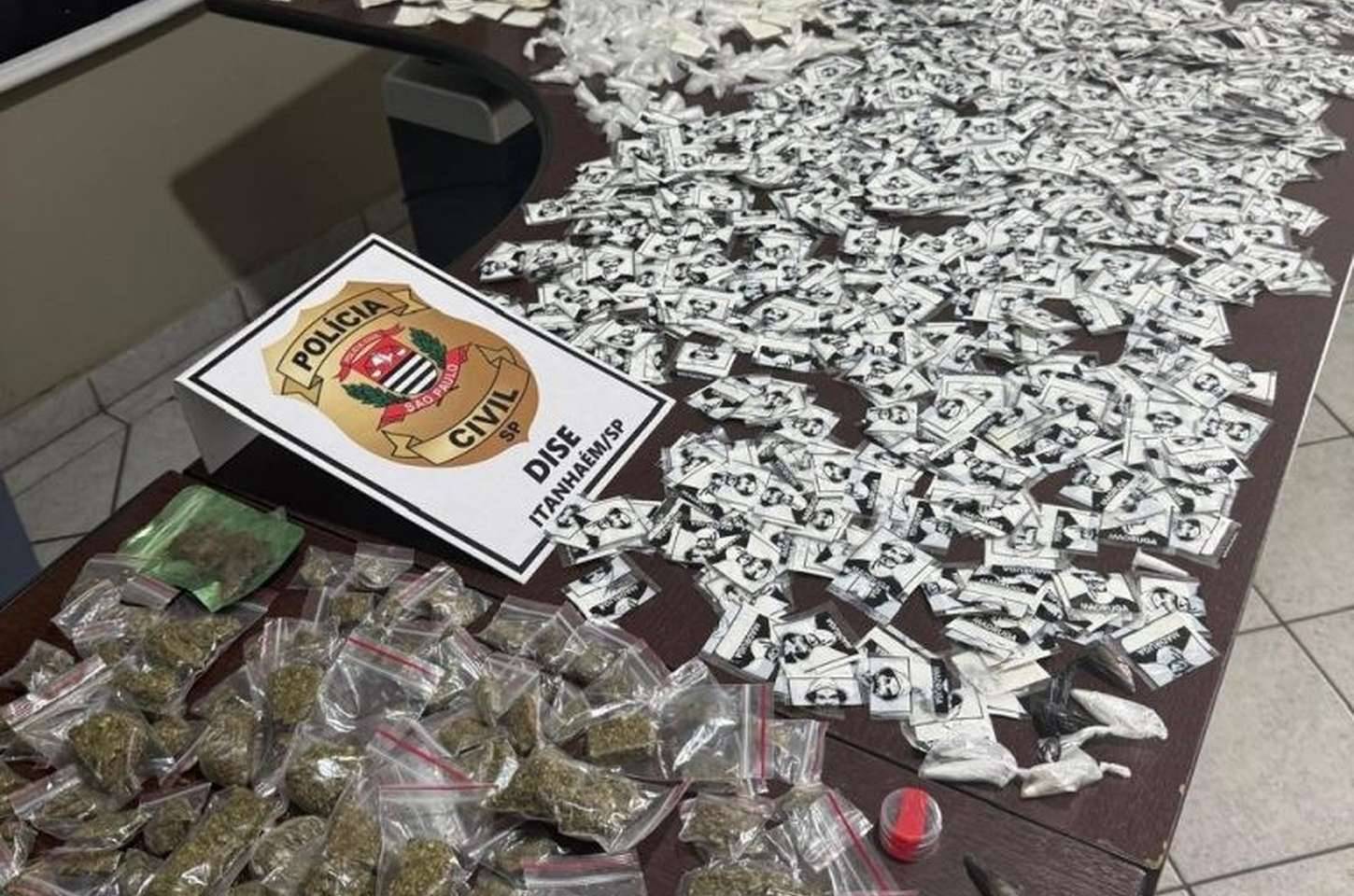 Irmão assume ponto de drogas após prisão do familiar e é preso em flagrante