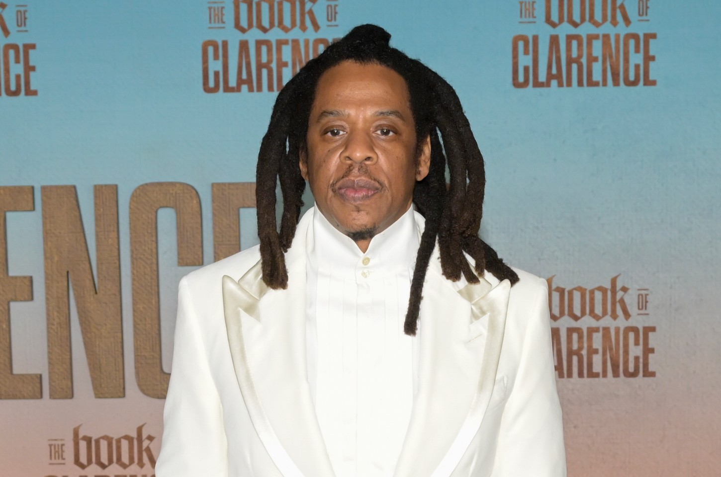 Jay-Z fala sobre acusações de assédio e paternidade em entrevista rara